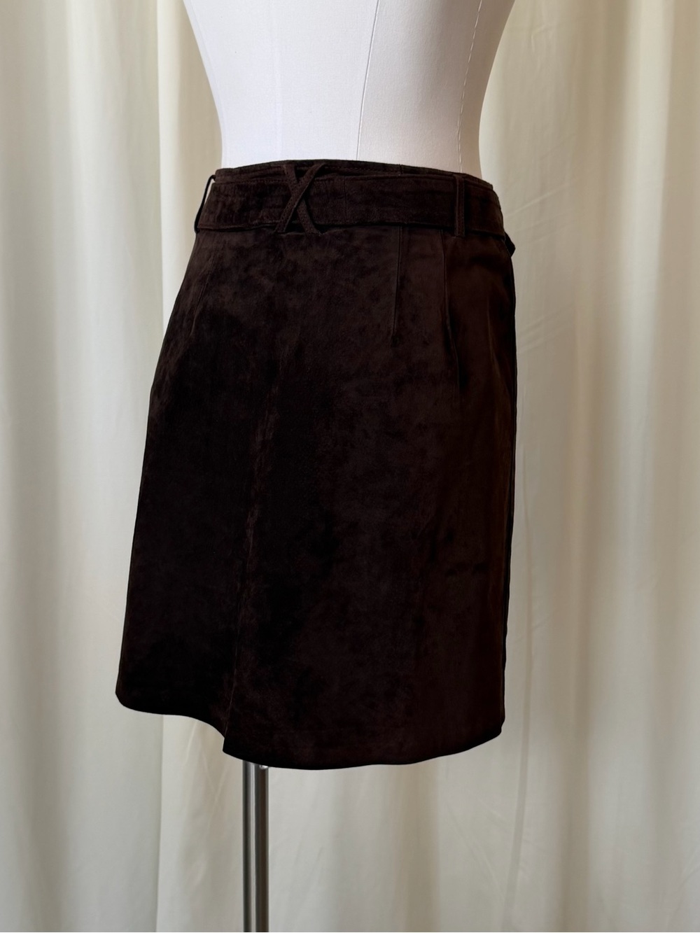 Vintage Ann Taylor Brown Leather Suede Wrap Skirt - Size 4. - Picture 9 of 15